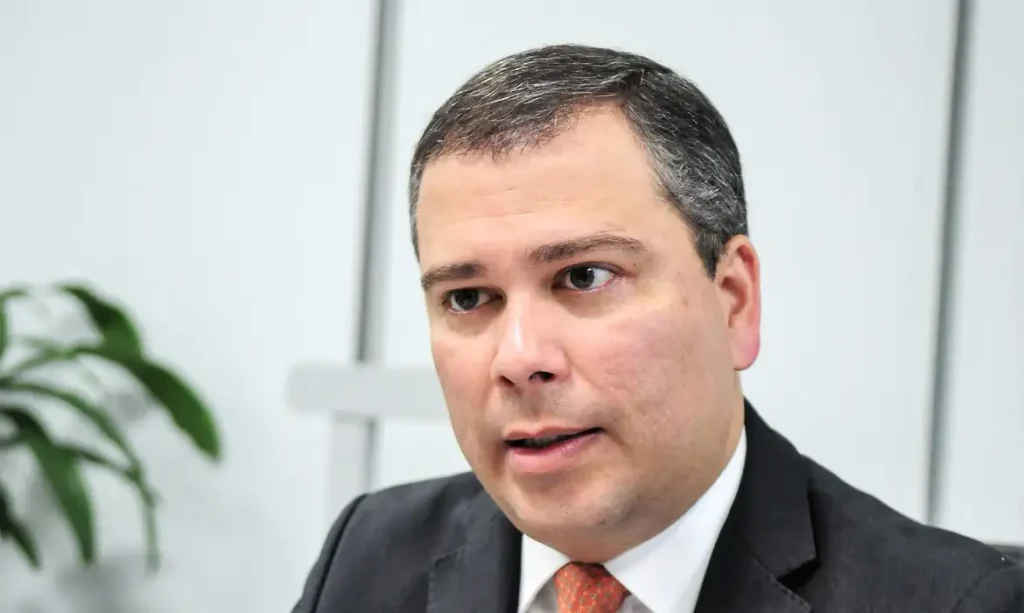 Fachada do prédio do Supremo Tribunal Federal em Brasília em dia de julgamento da segunda turma