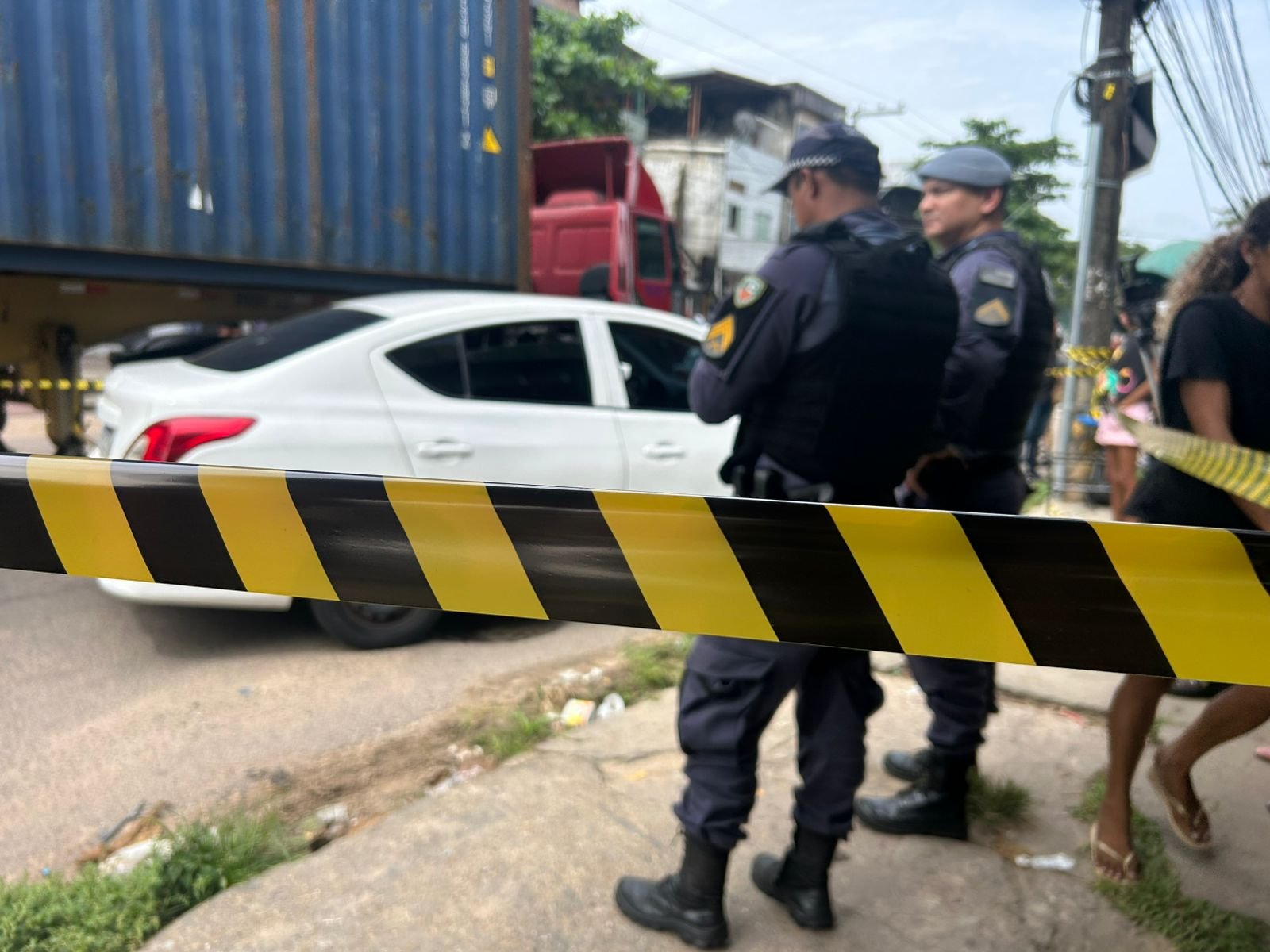 Delegada Marília Campelo presta esclarecimentos sobre a prisão de homem suspeito de matar amigo no bairro Educandos.