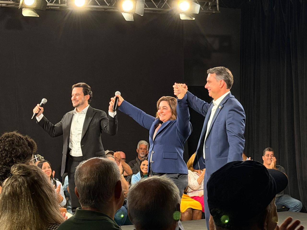 Maria do Carmo e Flávio Bolsonaro em gravação para inserções partidárias do PL Amazonas