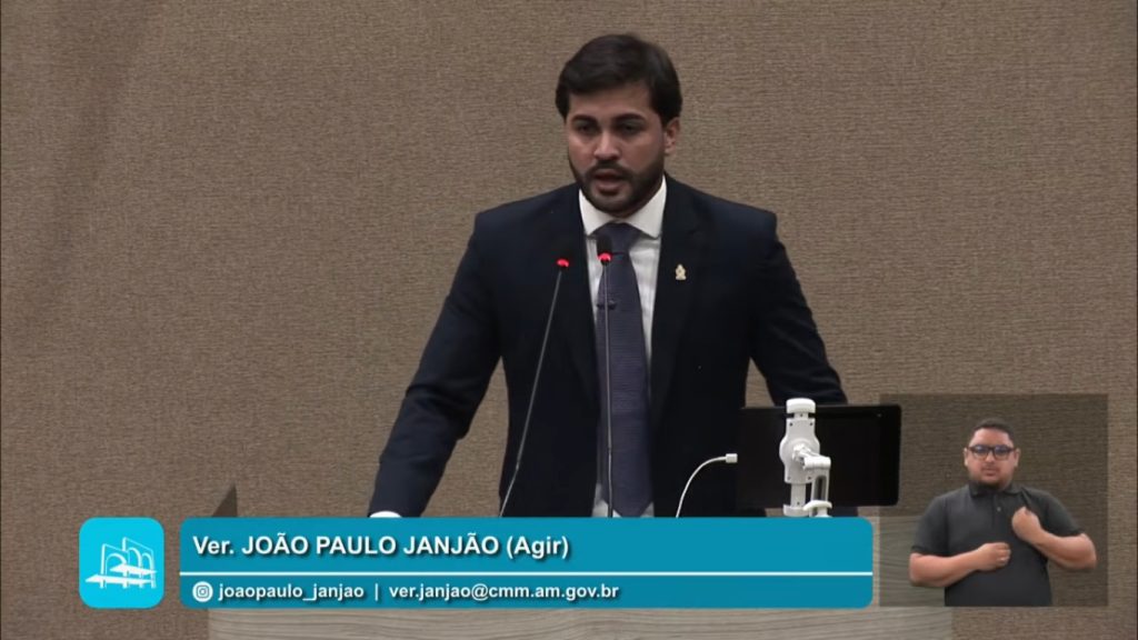 O vereador João Paulo Janjão discursa na tribuna da Câmara Municipal de Manaus em defesa da BR-319