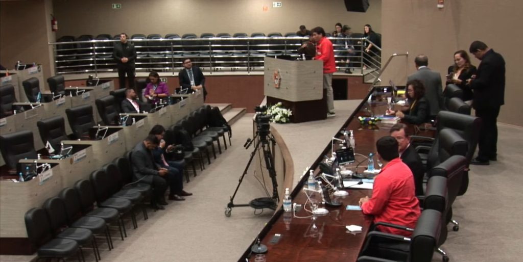 Galeria de imagens da sessão na Câmara Municipal de Manaus sobre a privatização da refinaria