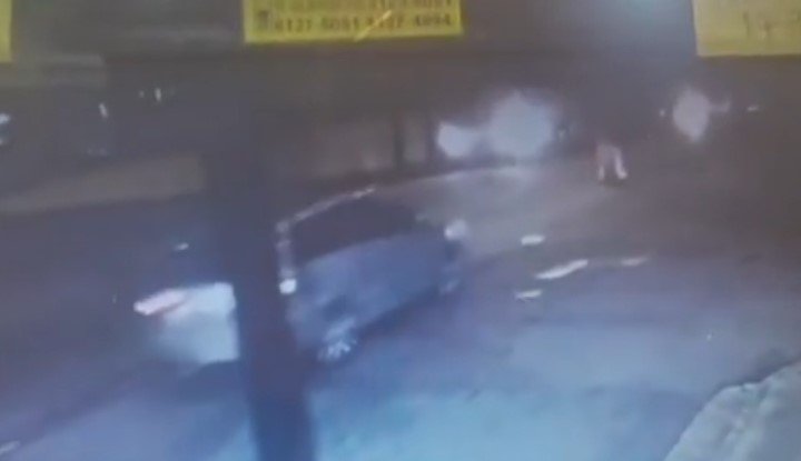 Câmera de segurança registra o momento de um atropelamento no bairro Alvorada em Manaus