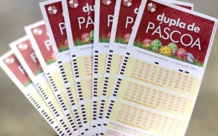 bilhete da dupla sena de pascoa com fundo temático de loterias da caixa econômica federal