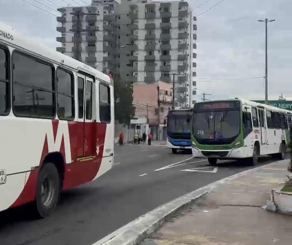 Ônibus voltando a circular em Manaus após paralisação