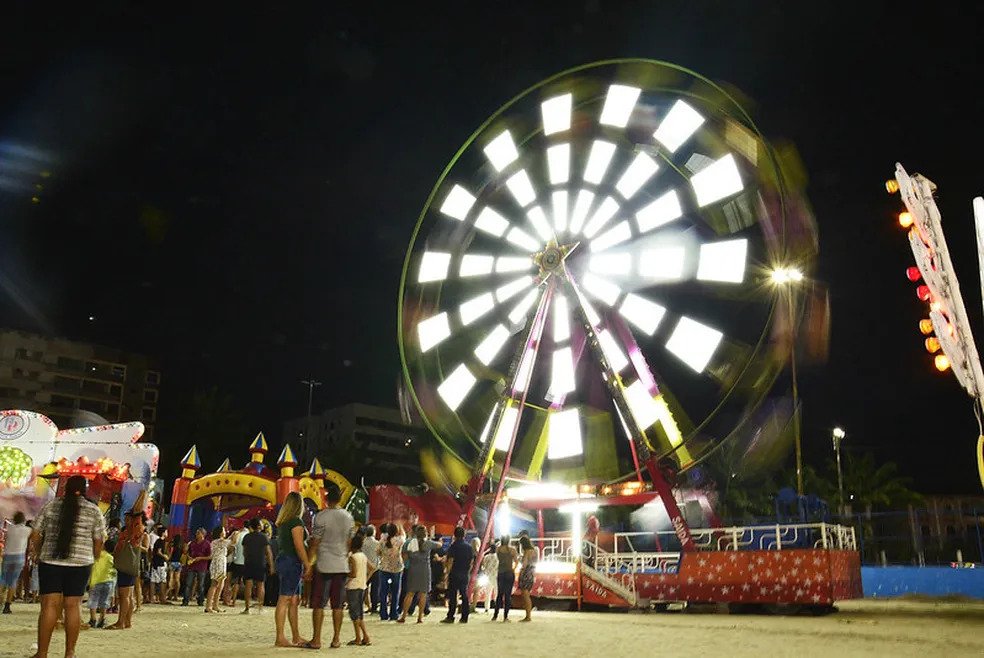Cartaz do tradicional Arraial do CSU em Manaus com atividades juninas