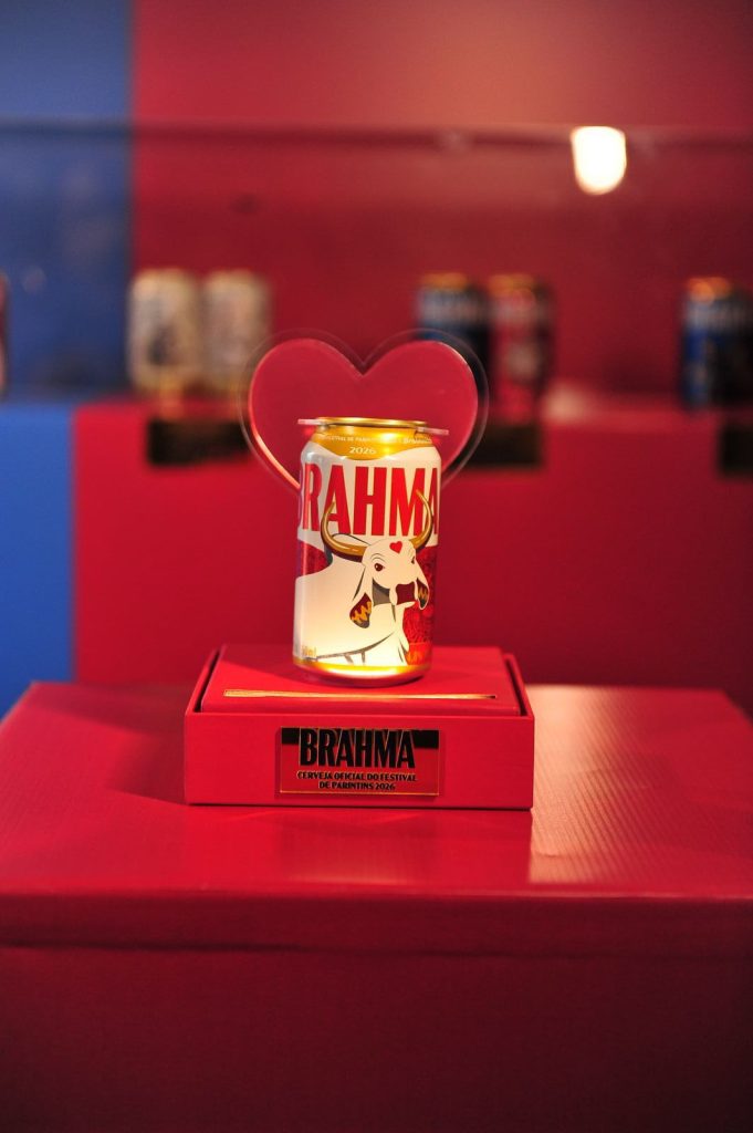 Latas temáticas da Brahma para o Festival de Parintins 2026, homenageando ritmos locais.