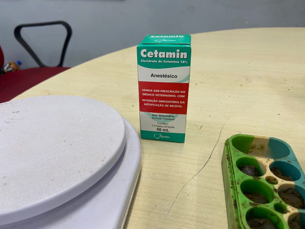 foto da caixa de cetamina