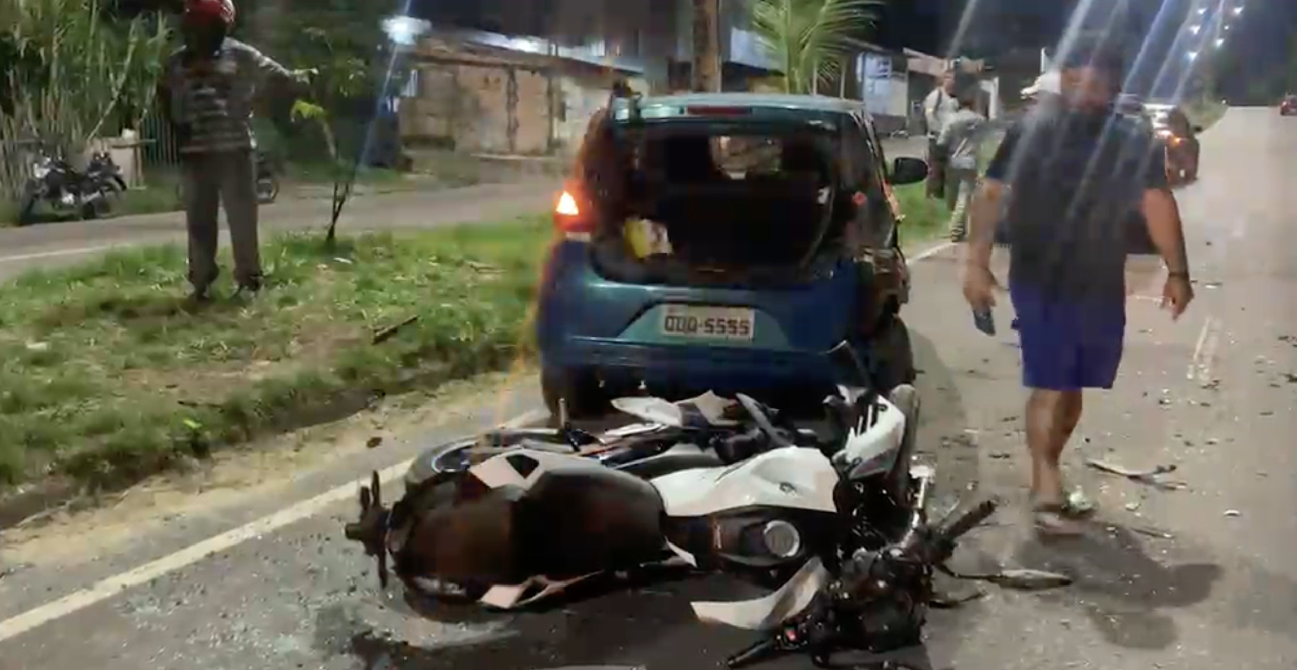 Motociclista ferido após colisão com carro parado na avenida Margarida em Manaus