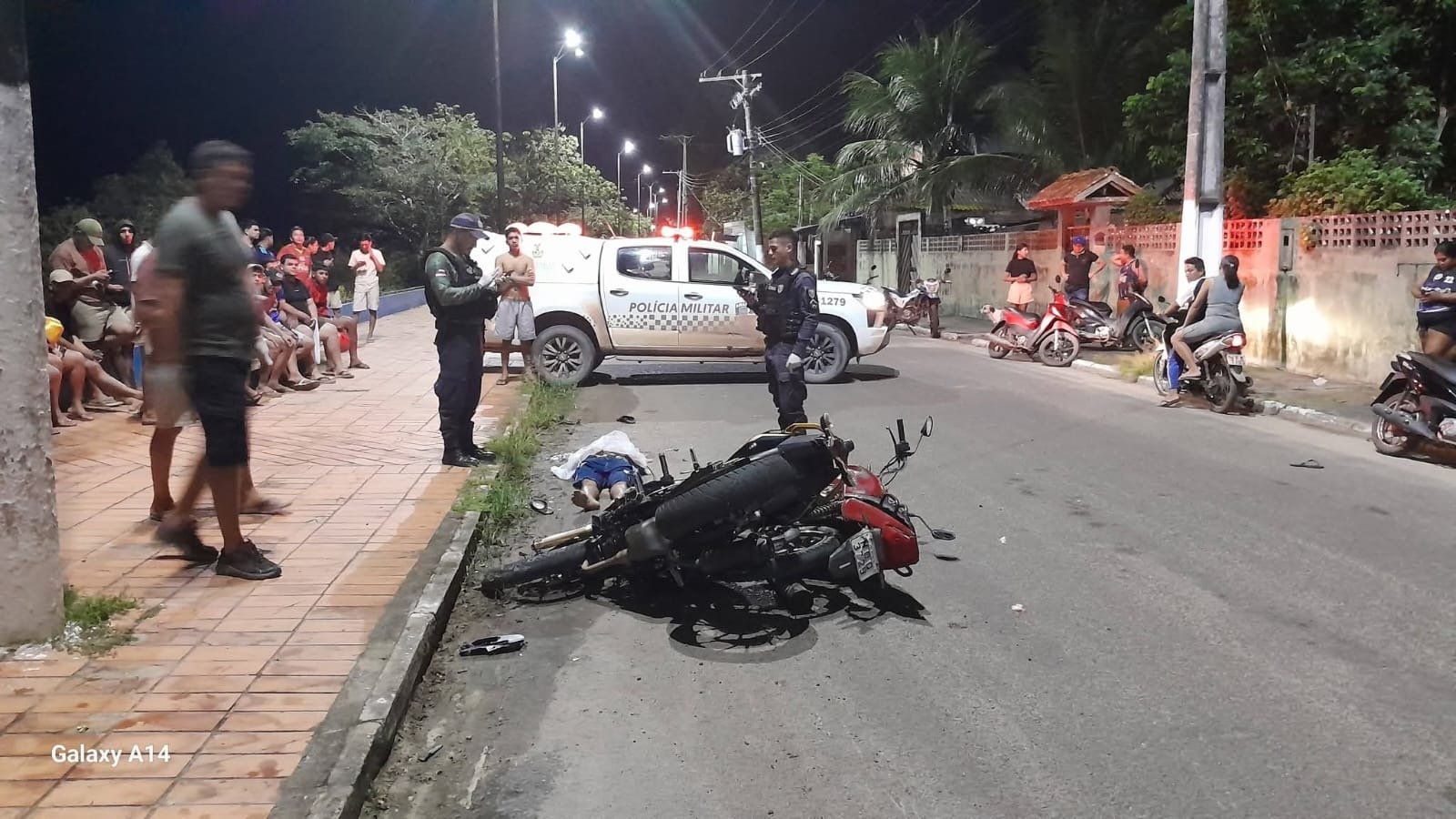 colisão entre duas motocicletas em maués