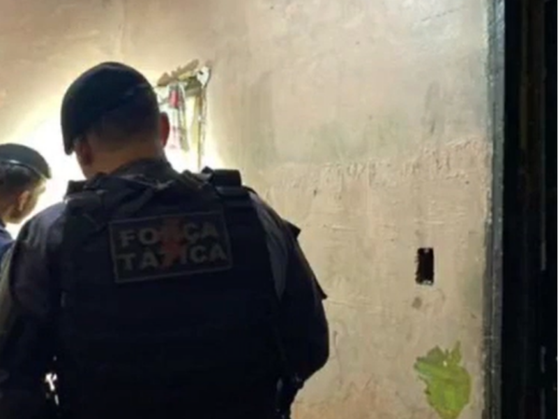 Crianças resgatadas em situação de abandono em hotel