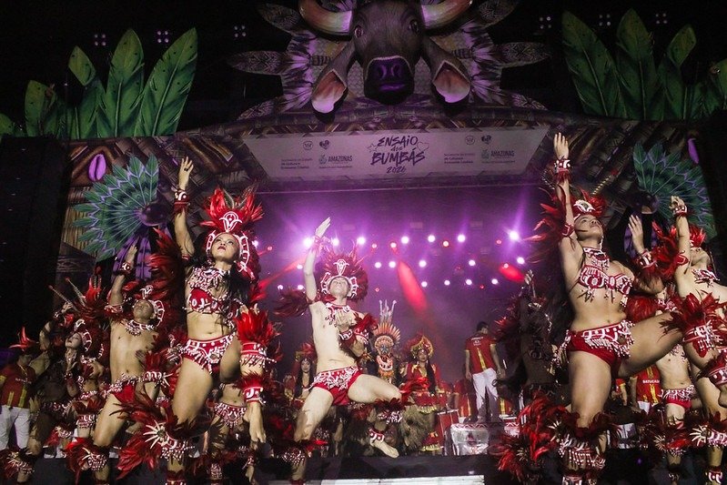Evento A Noite da Cunhã-Poranga no Sambódromo de Manaus com participação de Isabelle Nogueira e homenagem às mulheres amazônidas.