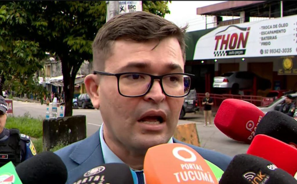 Policiais militares custodiados se recusando a ser transferidos em manaus