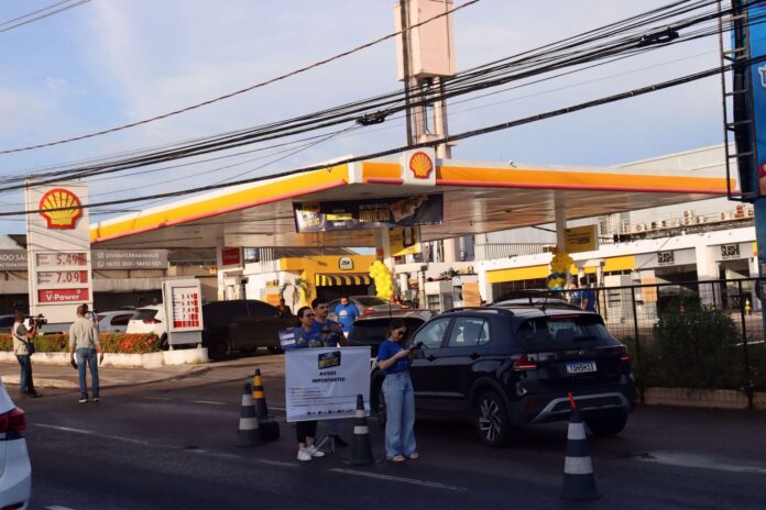 imagem do dia livre de impostos com gasolina a preço reduzido em manaús