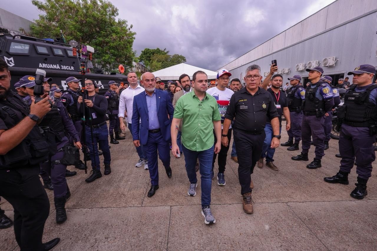 Foto da operação segurança presente no Amazonas com presença de policiais e novos equipamentos