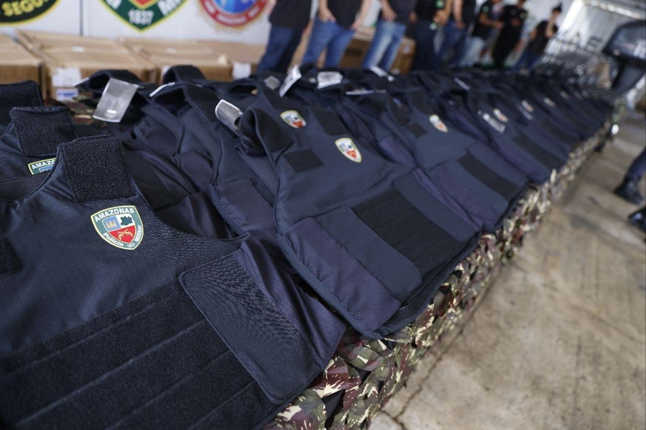 Foto da operação segurança presente no Amazonas com presença de policiais e novos equipamentos