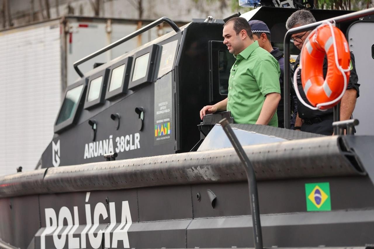 Foto da operação segurança presente no Amazonas com presença de policiais e novos equipamentos