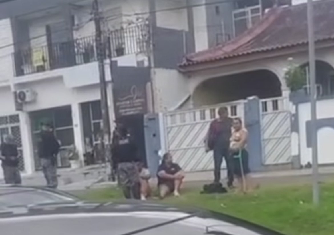 duas mulheres detidas suspeitas de roubo em onibus