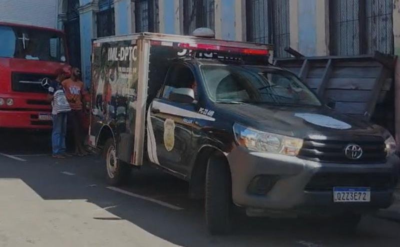 homem encontrado morto com sinais de agressão na rua visconde de mauá