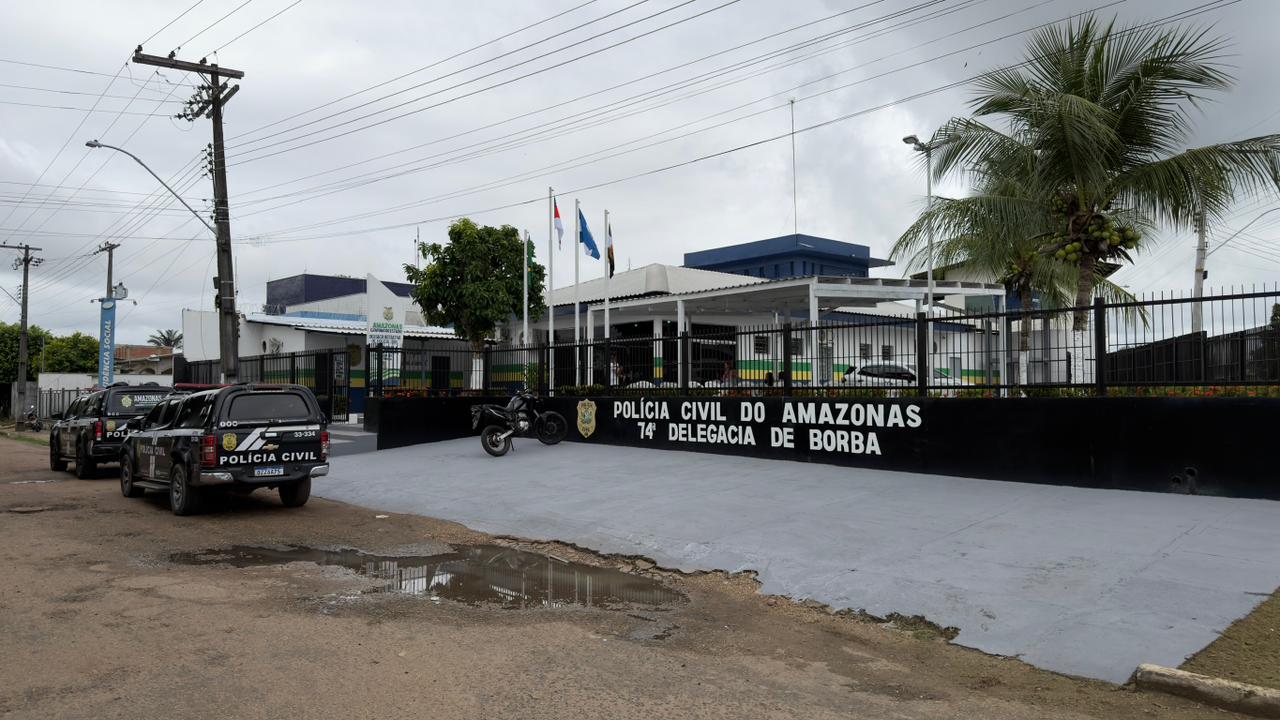 Jovem presa por tráfico de drogas em Borba