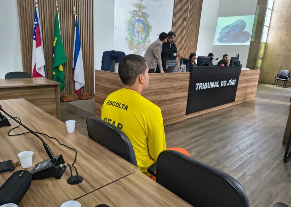 Réu condenado por assassinato de pai e filho em Manaus