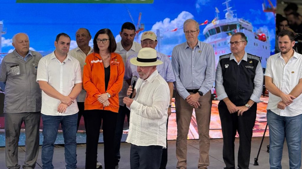 Anúncio de investimentos da Petrobras em Manaus com Lula