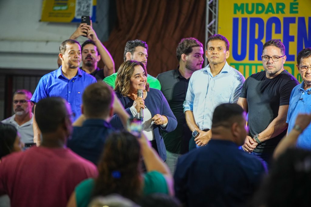 professora maria do carmo reunindo apoiadores na zona leste de manaus
