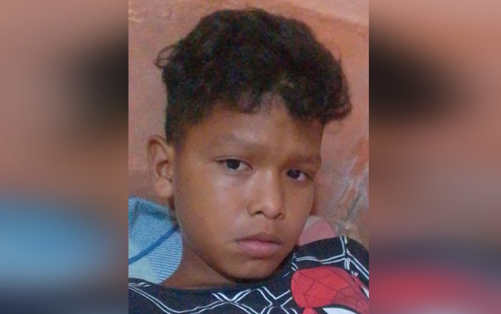 foto do garoto desaparecido Elvis Manuel Aguilera Sequea, 13 anos