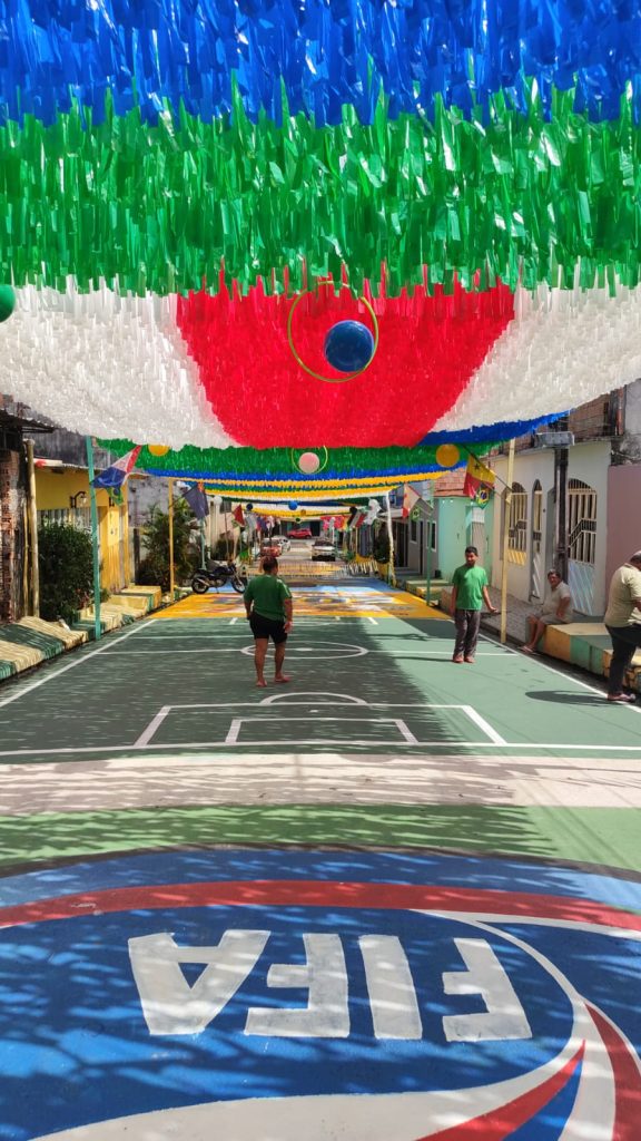 Preparativos na Rua 25 em Manaus para a Copa do Mundo de 2026