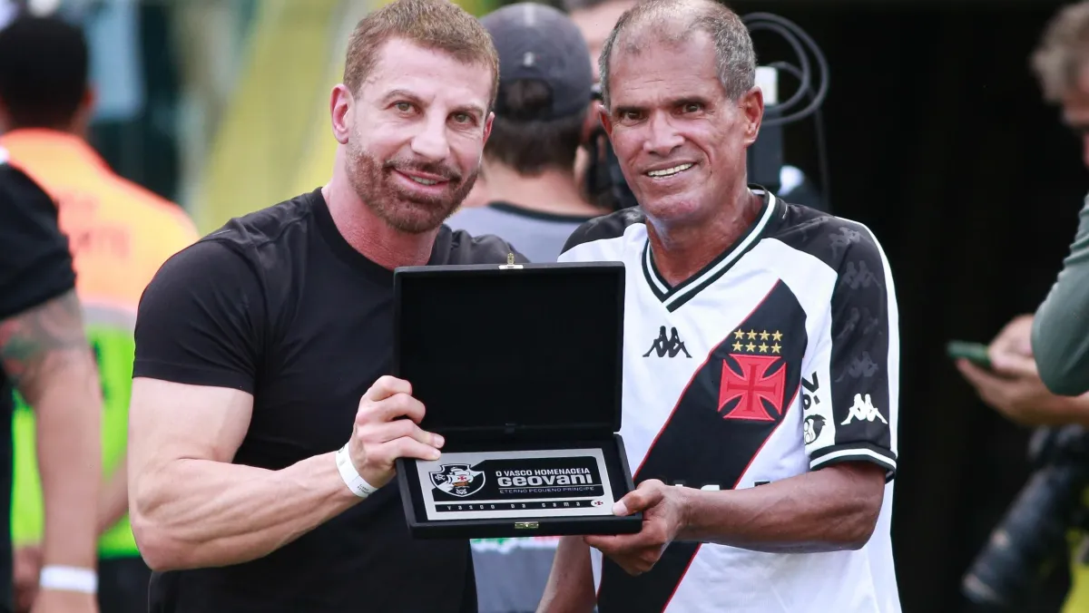 Geovani silva, ex-jogador do vasco, ídolo do futebol brasileiro