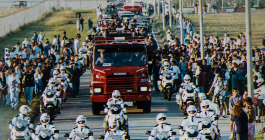 foto de ayrton senna durante corrida