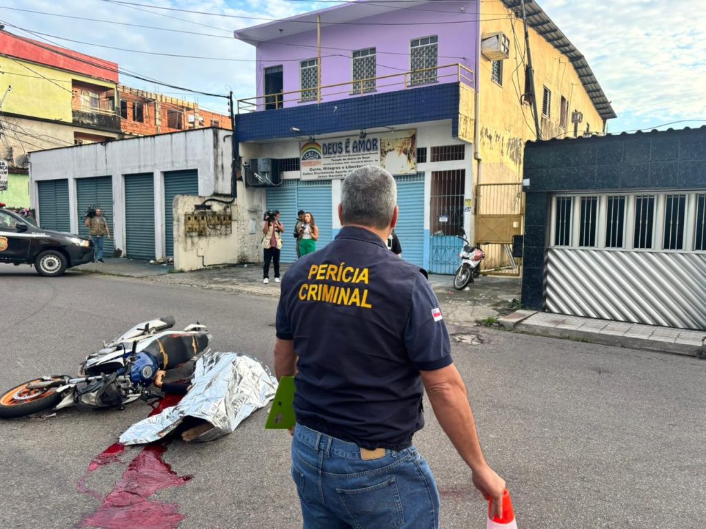 motociclista renato teixeira após acidente em cruzamento em manaus