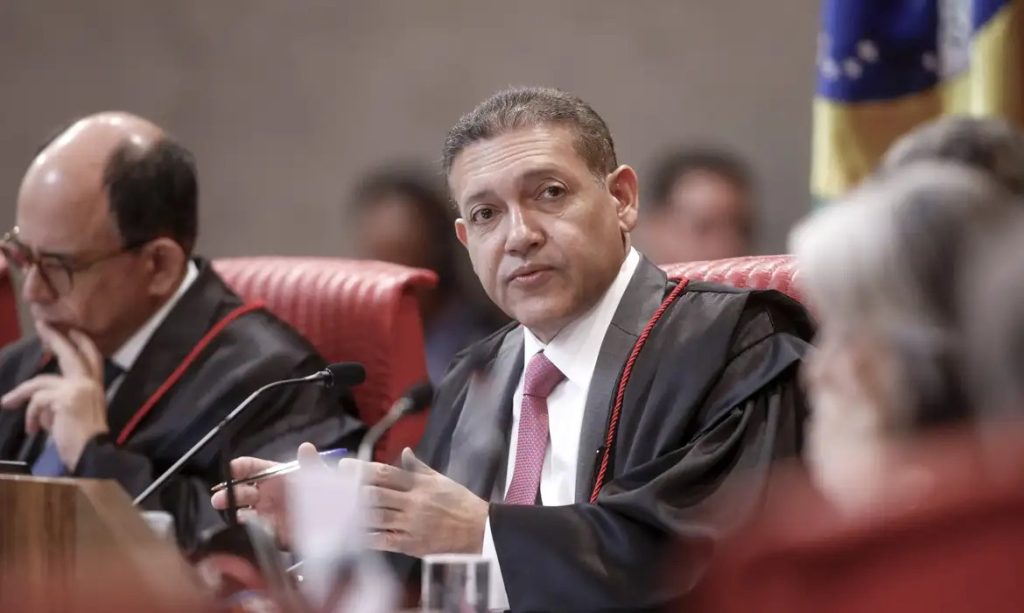 Ministro Nunes Marques relator do pedido da defesa de Jair Bolsonaro