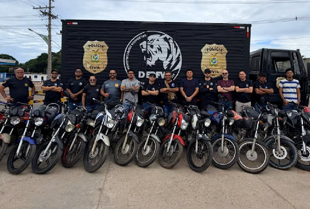 imagem de motocicletas apreendidas durante operação policial em novo airão