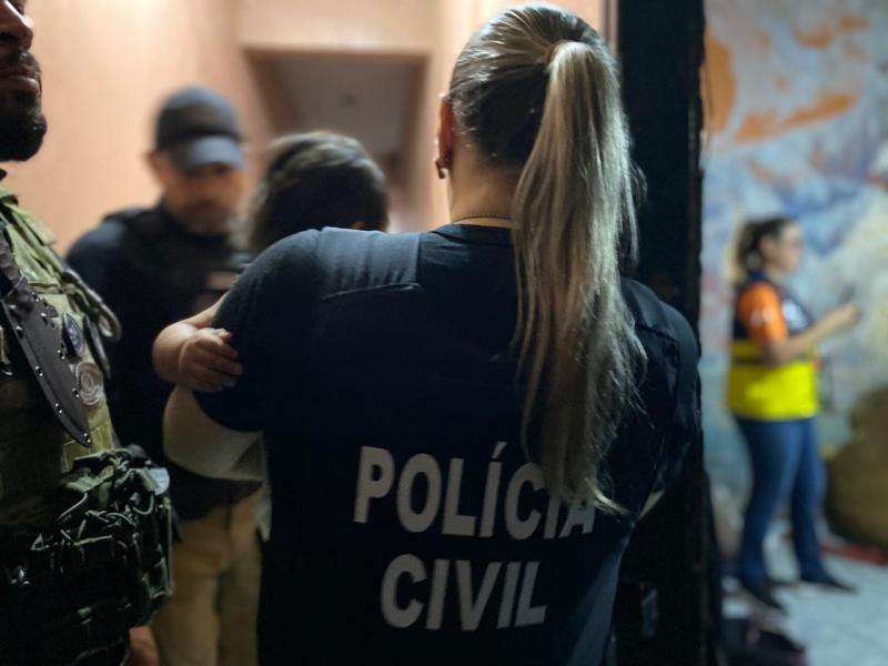 Operação da Depca resgata crianças em situação insalubre em Manaus