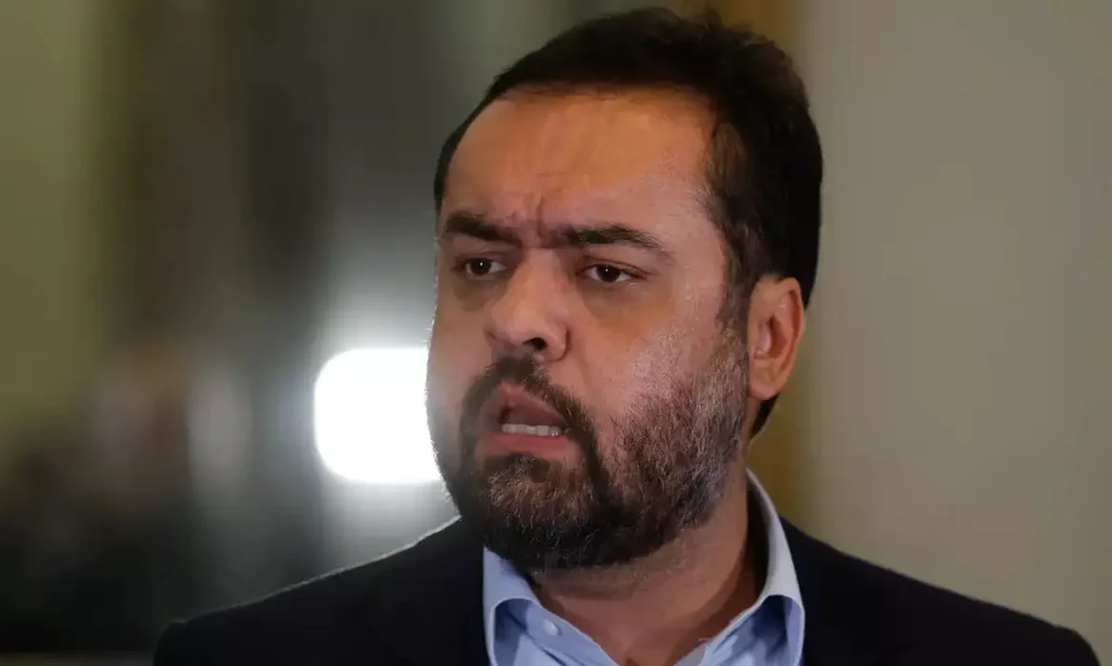 foto da operação da polícia federal contra claudio castro
