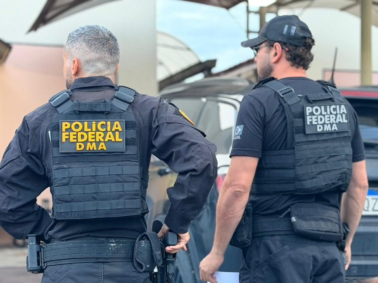 Ação da Polícia Federal em investigação sobre roubo de ouro em Manaus