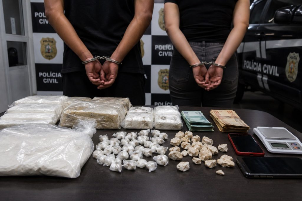 Foto do casal peruano preso por tráfico de drogas no Amazonas