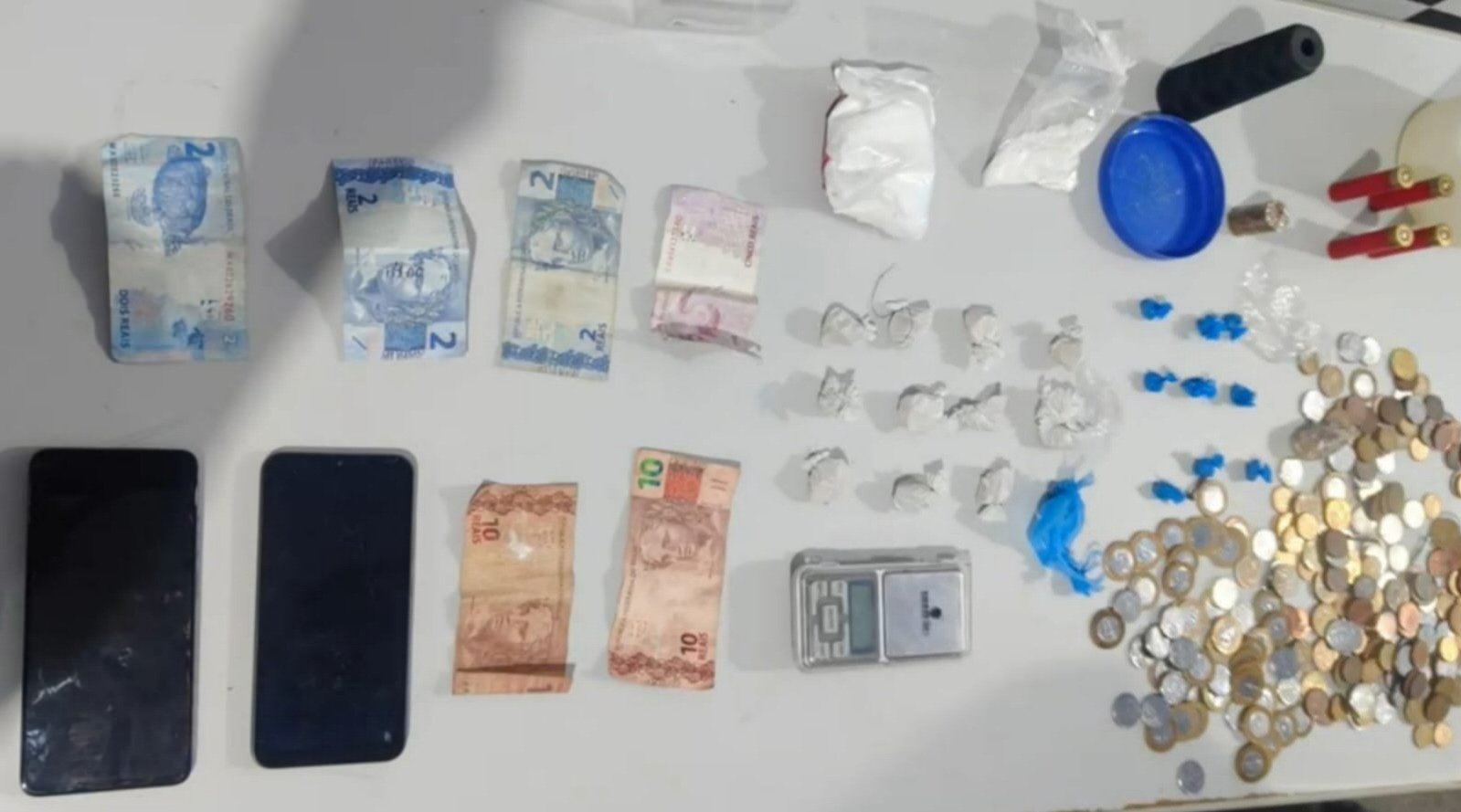 Homem preso por tráfico de drogas e crime ambiental em flutuantes no Amazonas