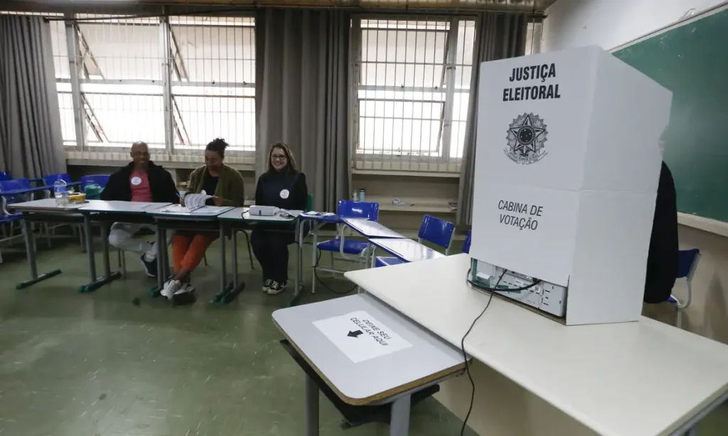 Título de eleitor e informações sobre regularização e prazos