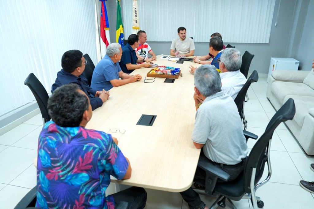 Prefeito de Manaus, Renato Junior, em reunião com a Ordem dos Ministros Evangélicos do Amazonas