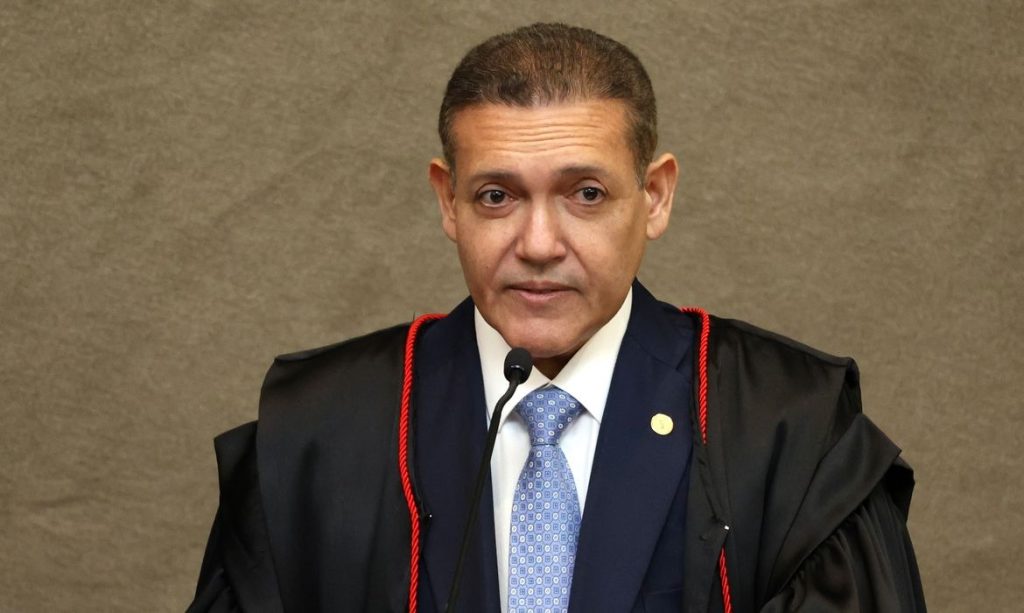 Ministro Kassio Nunes Marques toma posse como presidente do TSE