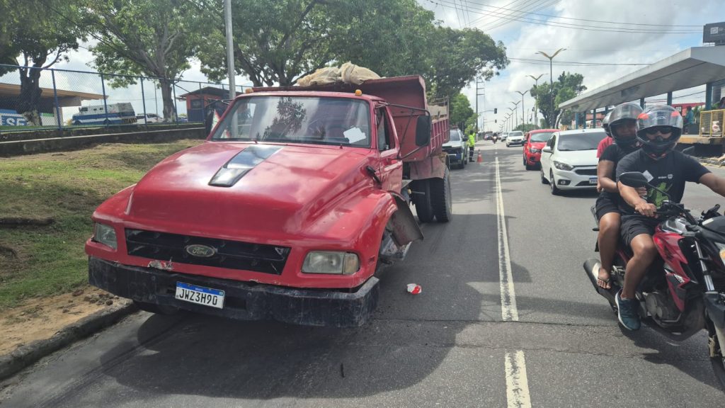 acidente de motocicleta na avenida cosme ferreira em manaus