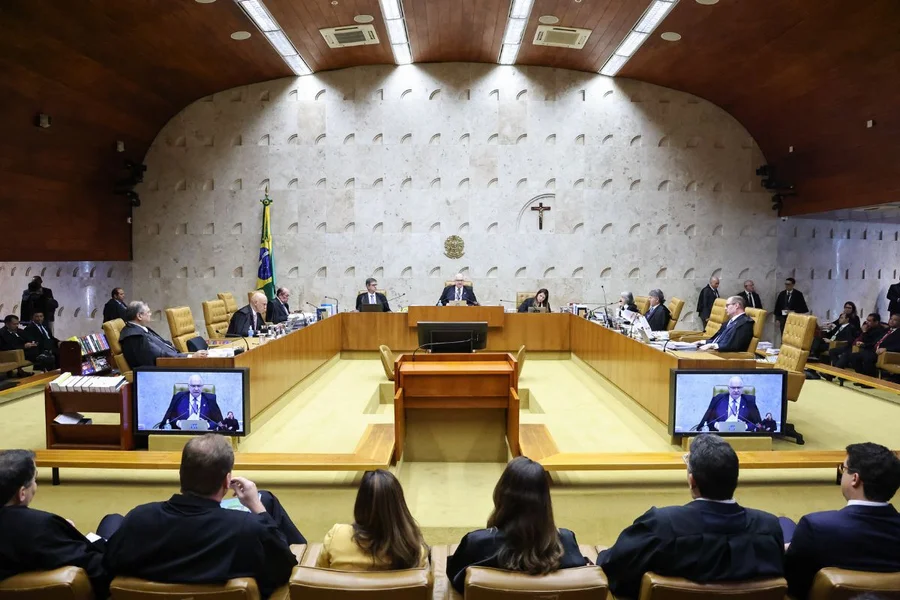 imagem do julgamento da lei da ficha limpa pelo STF