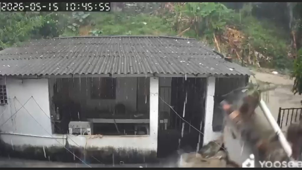 muro desabado em manaus após temporal
