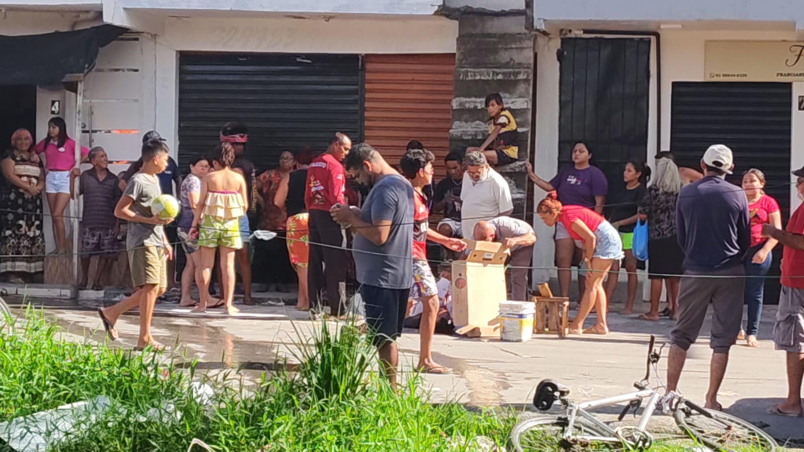 trabalhador caiu do telhado após choque elétrico em Manaus
