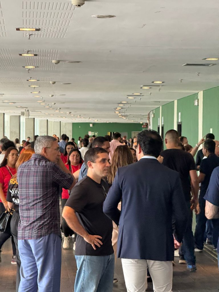 Votação do Quinto Constitucional na Arena da Amazônia com o presidente da OAB-AM Jean Cleuter