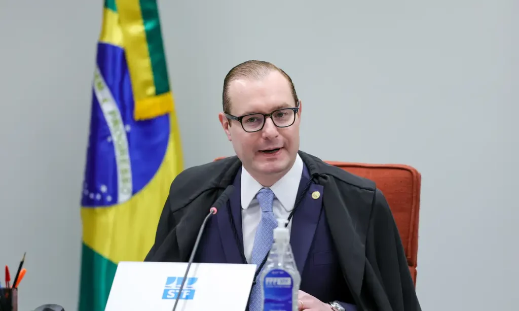 Ministro Cristiano Zanin determina que Supremo Tribunal Federal julgará denúncia sobre venda de sentenças