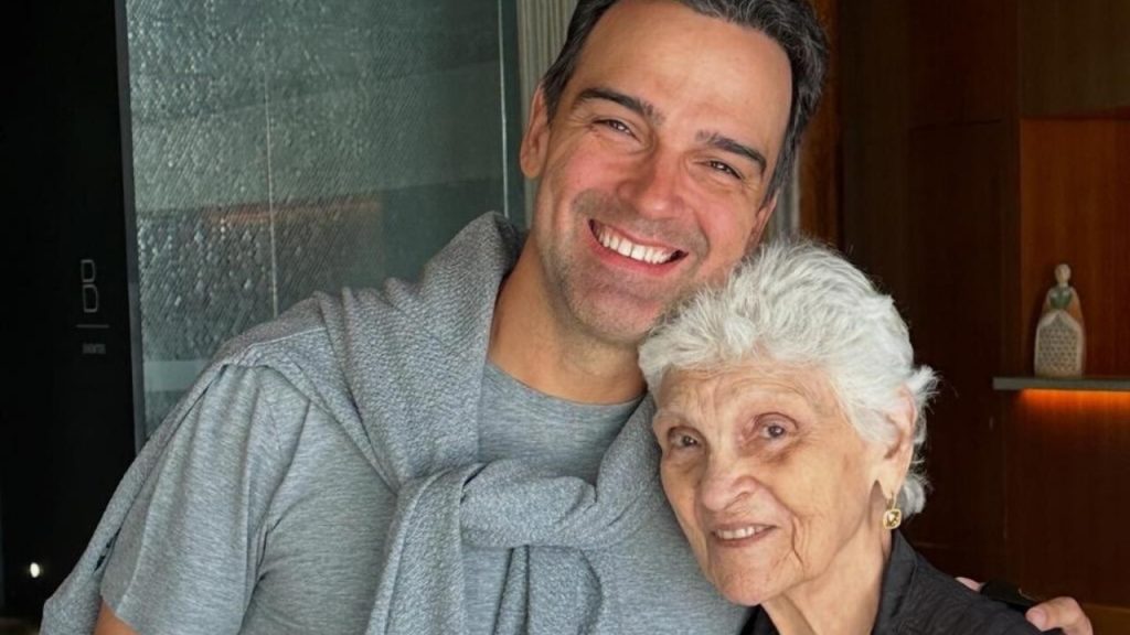 Tadeu Schmidt com sua mãe Dona Janira