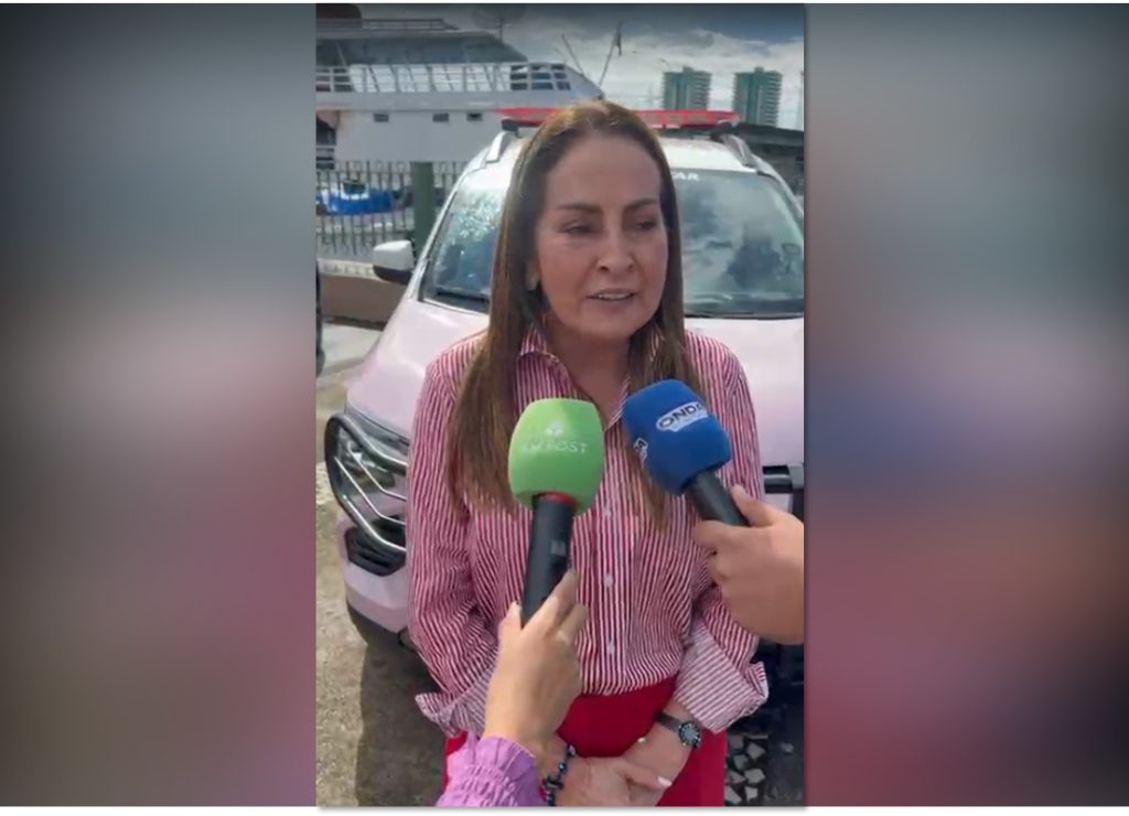 Gloria carratte durante entrevista sobre seu retorno à câmara municipal de manaus