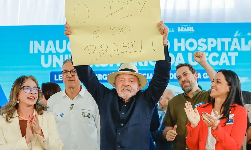 Lula da Silva defendendo o Pix em evento em Goiás